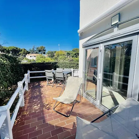 Refait A Neuf, Calme Avec Terrasse Et Parking, Proche Et Port - Fr-1-723-4 アパート